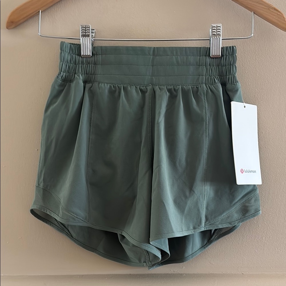 Lululemon Hotty Hot HR Short. Grey Eucalyptus, GREU. Size 2. NWT.